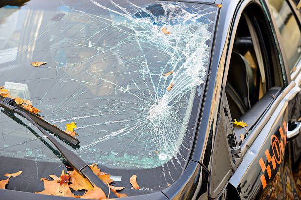 Key Signs That You Need a Windshield Replacement