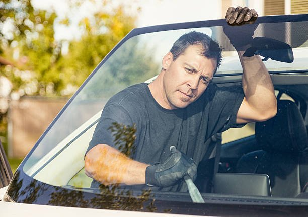 Windshield Replacement Glendale AZ - Get Quality Auto Glass Repair and Replacement Service with Specialist Mobile Auto Glass